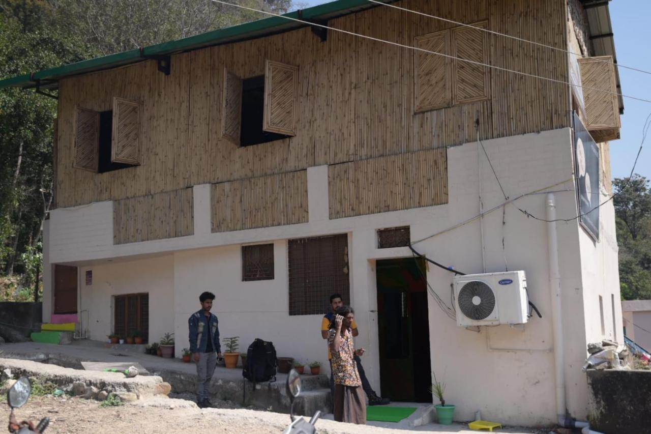 Blabla House Rishikesh Vandrarhem Exteriör bild