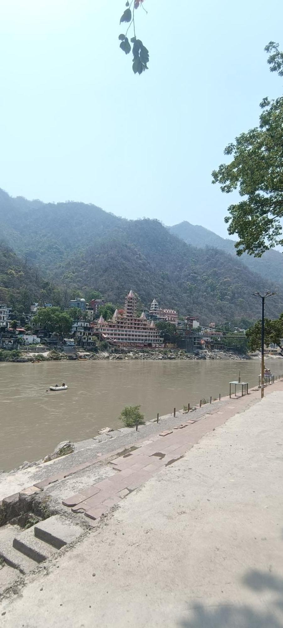 Blabla House Rishikesh Vandrarhem Exteriör bild