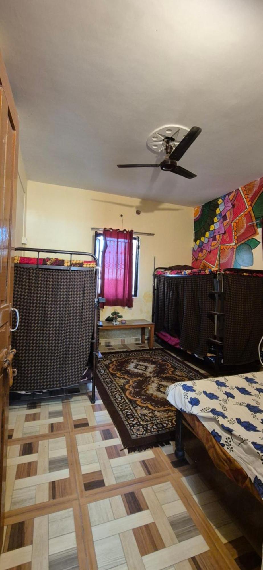 Blabla House Rishikesh Vandrarhem Exteriör bild